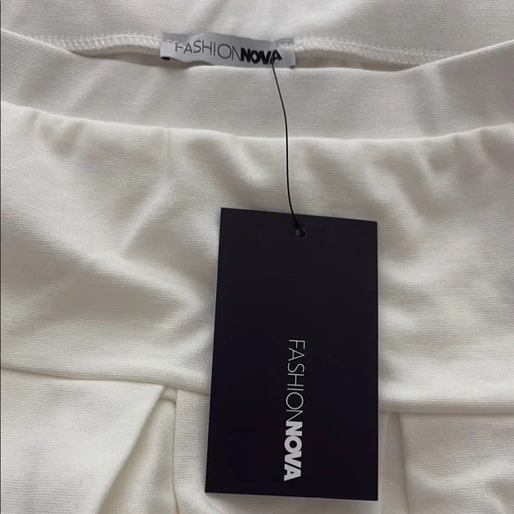 Women’s Fashion Nova “When Good Meets Bad Pleated Mini Skort” in Cream - Size M - Picture 2 of 3